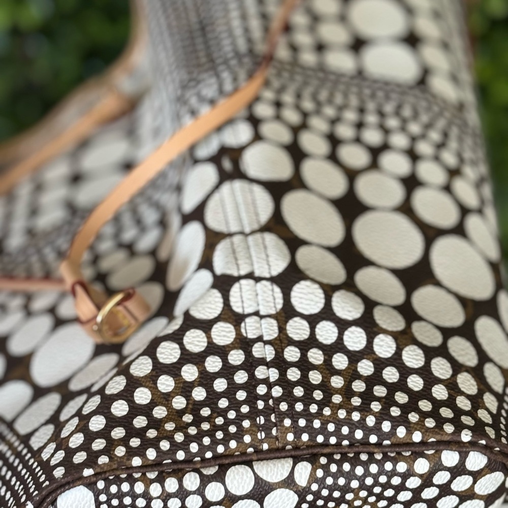 Louis Vuitton Pre-Owned Yayoi Kusama 2012 MM Monogram Never Full MM - Picture 13 of 16
